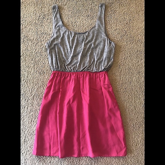 🆕🔥DELIA’S SUPER CUTE GRAY&PINK/CRISS CROSS BOW ON BACK SOLID ON THE FRONT MINI - Picture 2 of 16